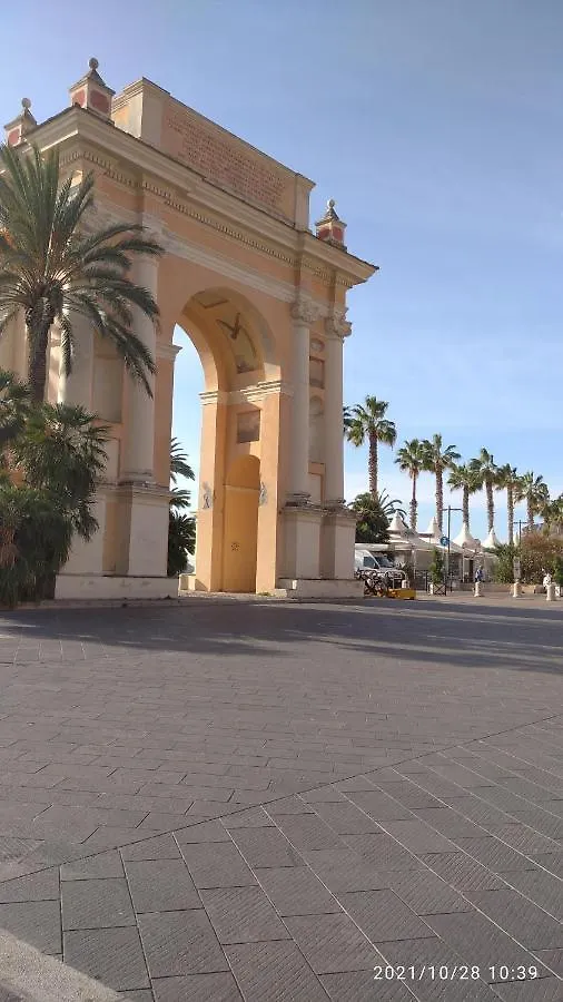 Appartamento casa Mariuccia a due passi dal mare Finale Ligure