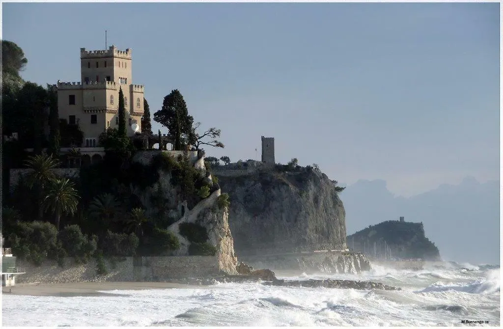 Appartamento casa Mariuccia a due passi dal mare Finale Ligure Italia